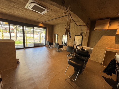 【泉大津駅】≪正社員・時短社員・パートOK≫≪社会保険完備≫≪実働8時間以下・19時までに退勤可能≫≪年末年始休暇7日／夏季休暇5日≫≪有給休暇あり≫≪ママさん・ブランクのある方歓迎≫高い技術とオシャレな空間が人気のサロン！メリハリをつけてお仕事を楽しめる環境です！「2025年9月頃、泉大津駅周辺にNEW OPEN予定のヘアサロン」からスタイリスト（美容師）の求人☆★