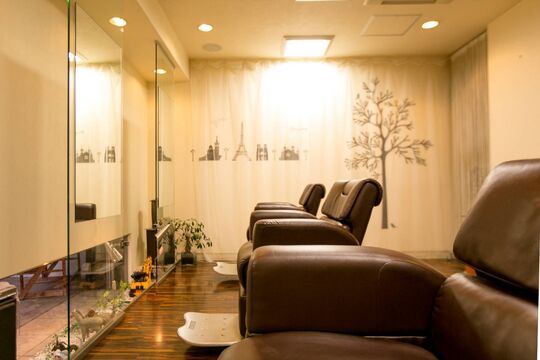 【池田下町】≪1日3〜5時間勤務可能≫≪週1日〜勤務OK≫日曜日休みの方も大歓迎です！自分のライフスタイルに合わせて働けます！ブランクがある方、家事や育児に忙しい方も安心して働ける環境です！「HAIR’S　DANK（ヘアーズダンク）」からスタイリスト（美容師・理容師）の求人★☆