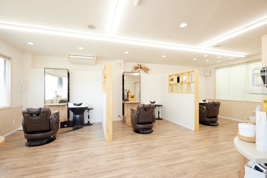 【内郷】≪賞与あり≫≪完全週休2日制≫≪社会保険完備≫≪充実した福利厚生≫≪土日祝休みOK≫予約が無い時は早上がり可能！スタッフの働きやすさを考えてくれるサロンです！「Hair Creative Rodan（ヘア クリエイティブ ロダン）」から理容師（理容室）の求人☆★