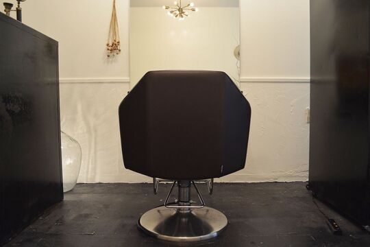 【古賀駅】≪社会保険完備≫交通費or住宅手当どちらか選べて1万円の手当アリ♪サロン近辺にお住まいのお客様が中心！！幅広い世代のお客様が来店するアットホームな「HAIR SALON 168（ヘアサロンイチロクハチ）」からスタイリスト（美容師）の求人☆☆