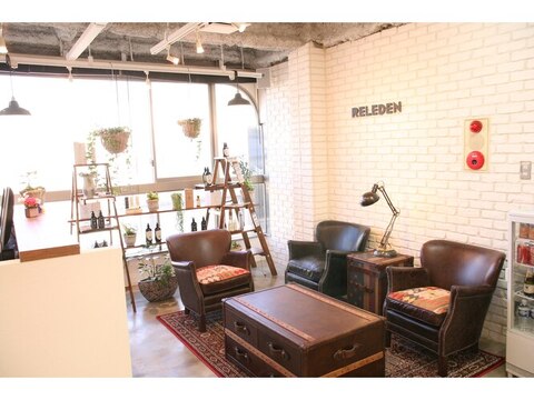 【本川越】≪完全週休2日制≫≪産休育休制度あり≫≪社会保険完備≫≪ノルマなし≫リピーター様が多く長く愛されるサロン！髪質改善やヘッドスパに力を入れており、様々な技術を学べる環境です。時間に追われることなく一人のお客様と長く向き合えます！「RELEDEN（リルエデン）」からアシスタント（美容師）の求人★☆