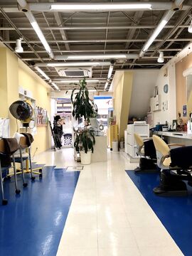 【北大路】≪月8,9日休み≫≪社会保険完備≫≪平均退社18時半≫スタッフの人柄が地域のお客様に愛されている大人女性や男性にも人気のサロン！着付けも学べる!「美容室 SLIM（ビヨウシツスリム）」からスタイリスト（美容師）の求人☆★