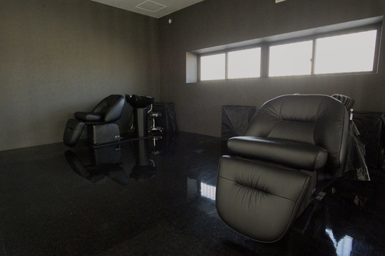 【桑江中学校】≪永久保証給あり≫≪カラー比率90％以上！≫≪フリー40％・指名50％還元≫髪質改善などケアにも注力したサロン！基本マンツーマンスタイルのため負担なく働けますよ！「Willie belle（ウィリーベル）」からスタイリスト（美容師）の求人☆★☆