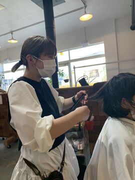 【篠山口】≪社会保険完備≫≪日曜定休あり≫≪19時までの退勤可能≫≪産休育休取得率100％≫≪夏季・年末年始休暇あり≫カットがしたくない方でも安心！子育てされてるママさんなども働きやすい環境です！「BREMEN（ブレーメン）」からカラーリスト（美容師）の求人☆★