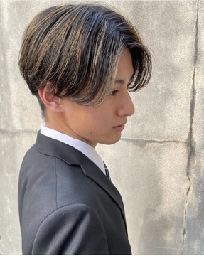 【西梅田】新店舗拡大につきスタッフ募集！≪早番遅番制あり≫≪土日祝休みの相談可能≫≪SDGsへの取り組み≫≪駅近サロン≫口コミ・高評価多数！歩合・賞与・各種手当も豊富にあるため、得意分野で活躍できます！ケアにこだわった商材・メニューが豊富のサロン「kiitos 西梅田（キートスニシウメダ）」からスタイリスト（美容師）の求人☆★☆