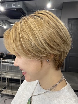 【桜木町】≪正社員or業務委託選択可能≫≪完全週休2日制≫≪土日休み取得可能≫≪客単価10000円≫≪実働8時間≫ハイトーンなどのデザインカラー特化サロン！ガッツリ稼ぎたい方も、のんびり働きたい方も必見！「WAVY 桜木町店（ウェイビーサクラギチョウテン）」からスタイリスト（美容師）の求人★☆