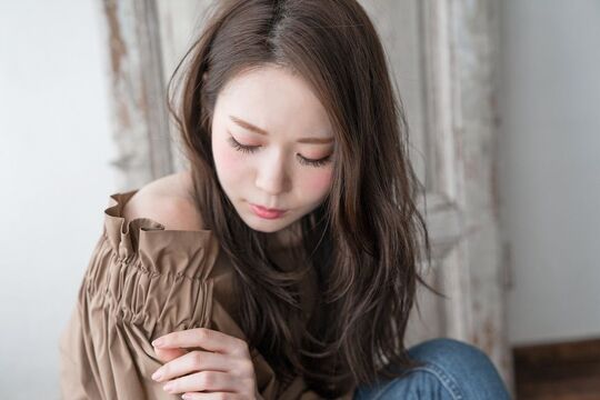 【江坂】≪自由出勤制により土日休みや連休OK≫≪社会保険完備≫≪保障あり≫≪完全マンツーマン≫髪質改善特化でトリートメントやヘッドスパが大人気！「CLUTCH 江坂（クラッチエサカ）」からスタイリスト（美容師）の求人☆★