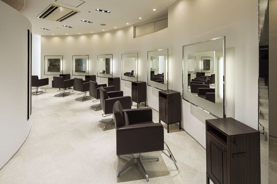 【吉祥寺】＜完全週休2日制＞＜社会保険完備＞抜群の待遇を擁する全国に展開するTAYAグループ☆入客チャンス〇月給30万円以上の高収入を稼ぐことも可能♪TAYA 東急百貨店吉祥寺店（タヤトウキュウヒャッカテンキチジョウジテン）からスタイリスト（美容師）の求人☆★