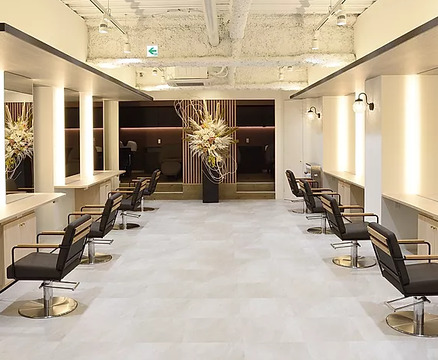 【名古屋駅】≪月給25万円〜≫≪完全週休二日制≫≪土日休み取得OK≫≪20時までの退勤も可能≫正社員でも、働きやすさ抜群・好待遇で美容師ライフがもっと豊かに！スタッフを大事にしてくれるサロン「MIMOSA（ミモザ）」からスタイリスト（美容師）の求人☆★