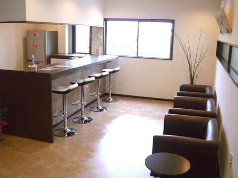 【広川町】これぞトータルビューティーといったアットホームサロン「琥珀（コハク）」からスタイリスト（美容師）の求人♪エステのスキルも身につける事ができるので、自身の幅を広げたい方にはピッタリの環境です☆★