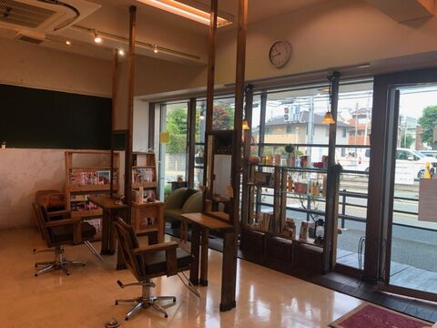 【石橋駅】≪社会保険完備≫≪営業中レッスンOK≫カット技術が高く、教育に自信あり！技術をもっと上げていきたい方におおすすめです！幅広い年齢層の方がご来店される地域密着型サロン「hair’s Cure（へアーズキュア）」からアシスタント（美容師）の求人☆☆