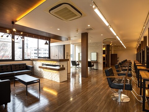 【武庫之荘】≪インボイス制度サポートあり≫≪保障給あり≫≪マンツーマン施術≫≪正社員は手取り月30万円以上≫パート含め、頑張る方にはしっかり還元があるためやりがいがあります！入客チャンス大の人気ヘアサロン！「TERRACE 武庫之荘店（テラスムコノソウテン））」からスタイリスト（美容師）の求人☆★