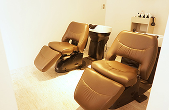 【京橋】≪社会保険完備≫≪20時までに退勤可能≫土日の休み相談OK！少人数制のサロン！「roubu.（ロウブ）」からスタイリスト（美容師）の求人★☆