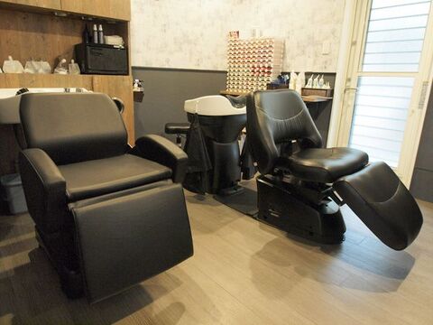 【三室戸】≪完全週休2日制≫≪土日休みあり≫早回しのサロンではなく一人一人のお客さんを大切にしていける！再来率を上げられるカウンセリングスキルも学べる！「bead’s（ビーズ）」からスタイリスト（美容師）の求人★☆