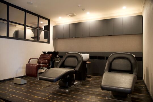 【土師ノ里】≪入客チャンス抜群≫≪社会保険完備≫≪撮影が好きな方にもオススメ≫さらに技術を磨きたいそんな方のご応募お待ちしています☆スタッフさん同士の仲が良く働きやすい環境です「Spec Holder(スペックホルダー)」からスタイリスト(美容師)の求人★☆