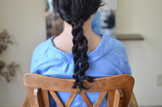 【摂津本山】≪月8〜10日休み≫≪社会保険完備≫≪20時までの退勤OK ≫お店で撮影などもしているので、撮影やアレンジなどが好きな方必見！リピートされる方が多いので歩合でしっかり稼げる！「Rosso associate with hair（ロッソアソシエイトウィズヘアー）」からスタイリスト（美容師）の求人☆☆