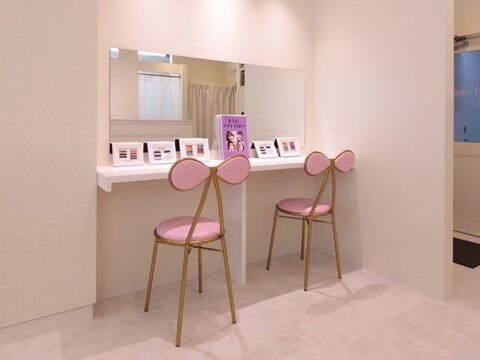 【桂】≪社会保険完備≫≪月8日休み≫≪モデル集めのサポートあり≫研修中もお給料あり！営業後のレッスン一切無しなど働きやすさ抜群！！ネイルも学べる「EYE STUDIO & W NAIL 桂店（アイスタジオアンドダブルネイルカツラテン）」からアイリスト（アイデザイナー・まつげエクステ）の求人☆★☆