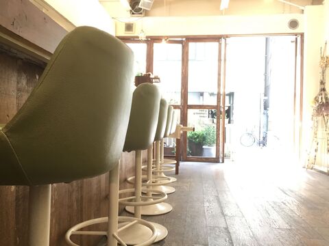 【四ツ橋】有給休暇あり☆軟水を使用している為、手が荒れにくい環境♪地域貢献などのサロンワークの活動も盛んです！！「bo:rl（ボール）」からスタイリスト（美容師）の求人☆★