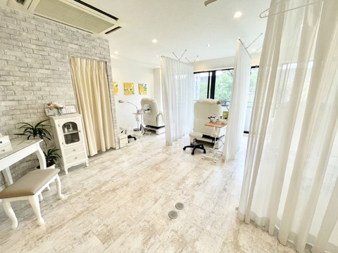 【岡場】≪社会保険完備≫≪完全週休2日≫≪毎週土日休み可≫≪営業時間18時迄≫働きやすい環境でプライベートも充実！しっかりした技術を身につけたい方にオススメ！女性が働きやすい環境の「Le.couer（ルクール）」からアイリスト（アイデザイナー・まつ毛エクステ）の求人☆☆