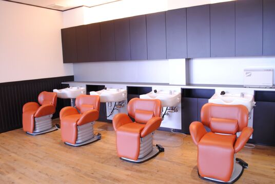 【太田川】≪月給20万円〜≫≪社会保険完備≫実力あるスタイリストさん達が優しくしっかり指導してくれます！着実にスキルアップできる環境。豊富な休みでプライベートも充実！“NUDE COLOR 太田川店（ヌードカラーオオタガワテン）”からアシスタント（美容師）の求人☆★