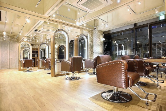 【立川】≪社会保険完備・稼ぎたい方必見・完全週休3日もOK≫多様な働き方が可能で、とても稼ぎやすい環境！技術や空間、値段にこだわっているサロン「PANOLA 立川（パノラタチカワ）」からスタイリスト（美容師）の求人★☆