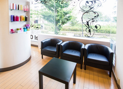 【金町】◆完全週休2日制・有給休暇あり・社会保険完備◆入客チャンスが多く、顧客様がいない方でも安心！安心の福利厚生面も魅力のサロンです！「CUORE 金町店（クオーレカナマチテン）」からスタイリスト（美容師）の求人★☆