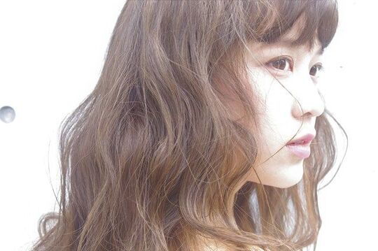 【三宮】≪社会保険完備≫≪完全週休2日制≫≪営業中レッスン≫≪自社スタジオ完備≫しっかりとしたレッスンカリキュラムで最短1年半でスタイリストデビューも可能！女性が働きやすいオシャレな癒しサロン「UNBIRTHDAY（アンバースデー）」からアシスタント（美容師）の求人☆☆