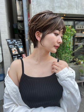 【祇園駅】≪ハイトーンカラーが人気・月休8日・セットが学べる・アットホーム・社会保険完備≫トレンドを意識したデザインが多くハイトーンカラーが大人気！！サロンワーク＆ヘアセットの技術も学んでいける「Vida creative hair salon（ヴィダクリエイティブヘアーサロン）」からアシスタント（美容師）の求人☆★