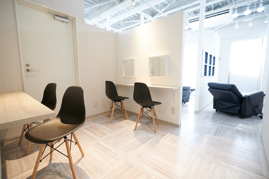 【草加駅】≪社会保険完備≫≪服装ネイル髪色自由≫≪有給休暇あり≫≪独立・開業支援あり≫≪産休育休実績あり≫8割以上のスタッフが未経験での入社です！キャリアアップが叶う「glee 草加店（グリーソウカテン）」からアイリスト（アイデザイナー・まつ毛エクステ）の求人☆☆