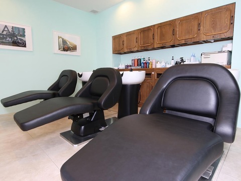 【伊勢崎駅】◆社会保険完備・実働8時間・土日休み可能◆美容業界の待遇を覆すホワイトなサロン、抜群の福利厚生面です！無理なくスタイリストを目指せます！入客チャンスが多いので成長が早く、たくさんの経験が詰めますよ「flammeum 伊勢崎（フラミュームイセサキ）」からアシスタント（美容師）の求人☆★