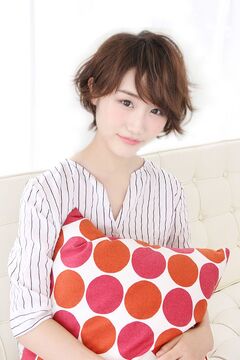 【堅田】≪月給25万円〜≫≪月8,9日休み≫≪時給1200円〜≫≪社会保険完備≫車通勤も可能！ブランクのある方でも歓迎！着付けやメイクも学べてトータルで活躍できます！「GUICHES 堅田店（ギッシュカタタテン）」からスタイリスト（美容師）の求人★☆