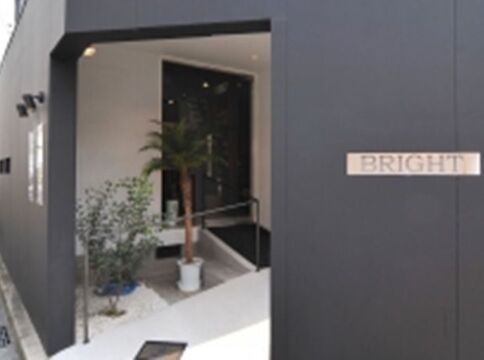 【JR立花】≪正社員・パートから選択OK≫≪月火定休≫お客様との距離も近く、アットホームな環境！プライベートと仕事とでしっかりメリハリをつけて働くことが出来る！地域密着型で地元から愛されているサロン「BRIGHT（ブライト）」からスタイリスト（美容師）の求人☆★☆