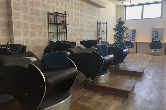 【乙金】≪月休8日・社会保険完備・高月給スタート≫営業中のレッスンもOKなので時間を有効活用できます！早期スタイリストデビューを目指して頑張る仲間を大募集！福利厚生も充実している「tete 乙金店（テテオトガナテン）」からアシスタント（美容師）の求人☆★