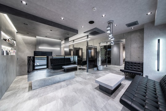 【教育大前駅】≪月給20万円スタート・月休8～10日・社会保険完備・平均18～19時退勤・サロン駐車場あり≫性別問わず多数のお客様がご来店！福利厚生が充実しており高レベルの技術を学べるヘアサロン「CHERiR（シェリール）」からアシスタント（美容師）の求人★☆