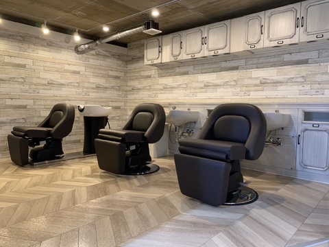 【平岸】≪土日休みOK≫≪新卒OK≫≪20時までに退勤可能≫≪社会保険完備≫幅広い年代のお客様から支持される人気サロン「walk hair grow（ウォークヘアグロウ）」からアシスタント（美容師）の求人☆★