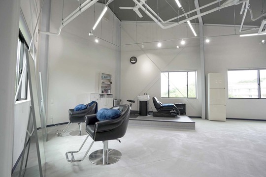 【恵比須】≪社保完備!!≫≪完全週休2日制≫など、見習いの方でもしっかりとした環境で働いてもらえる地域密着型アットホームサロン「LASSIC HAIR 三木本店（ラシックヘアーミキホンテン）」からアシスタント（美容師）の求人☆★