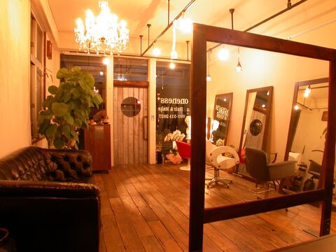 【高宮】≪パート・アルバイト募集≫週1回からの勤務でもOK♪時間の融通も聞いてくれるのでまずはご相談ください☆明るいスタッフさんが揃い、ネイル・マツエクなど幅広く提供している「Oneness+（ワンネスプラス）」からスタイリスト（美容師）の求人☆☆