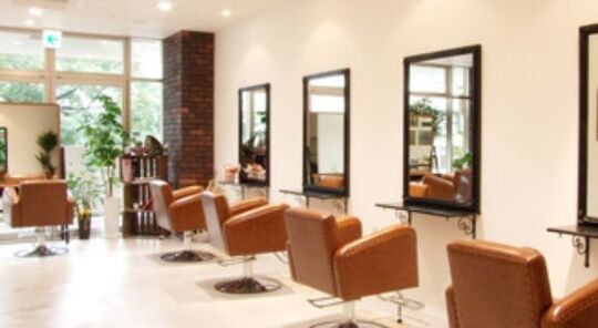 【今泉】≪保育士在中・託児所あり≫働くママさんパパさんを応援します！！提携保育園に入園も可能！！お客様を大切にしてスタイリストを目指せる託児付きヘアサロン「Vicolo HAIR GARDEN（ヴィコロヘアガーデン）」からアシスタント（美容師）の求人☆★☆