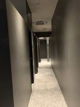 【丸太町】≪月8日休み≫≪月給20万円≫≪社会保険完備≫≪未経験OK≫研修中もしっかりお給料があるので安心して長く働いてもらえます！営業時間内レッスンもOK◎平均退社20時が魅力！「Sour trois（スールトロワ）」からアイリスト（まつげエクステ・アイデザイナー）の求人☆☆