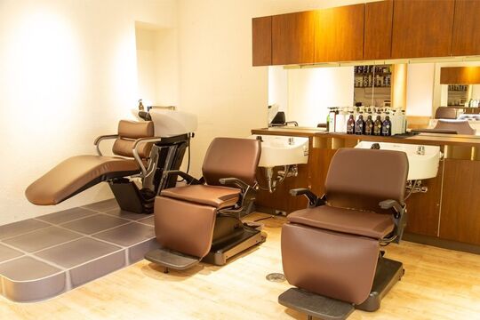 【森小路】≪社会保険完備＆完全週休二日制≫2年でのデビューが目指せます！技術だけでなく、ケミカルにも強くなれるサロン。「Hair make PLUM（ヘア メイク プラム）」からアシスタント（美容師）の求人☆★