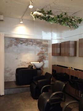 【津久野】≪完全週休2日制≫≪社会保険完備≫≪19時退勤≫ナチュラルアンティークで温かいヘアサロン！地域密着でとってもアットホームな雰囲気です！美容師として長く働ける環境ですよ！「grace（グレイス）」からアシスタント（美容師）の求人☆★