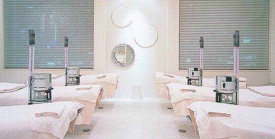 【阿倍野駅】≪未経験OK≫≪頭皮ケア・育毛ケア専門スタッフも募集≫≪経験者前職給与保証≫≪完全週休2日制≫≪有給取得100％≫≪社会保険完備≫≪産休育休取得実績あり≫マザーズ手当やスキンケア支給制度の嬉しい制度がたくさん！全国展開している人気エステサロン！「クリニカルエステ イーズ Viaあべのウォーク店（クリニカルエステイーズヴィアアベノウォークテン）」からエステティシャンの求人☆☆