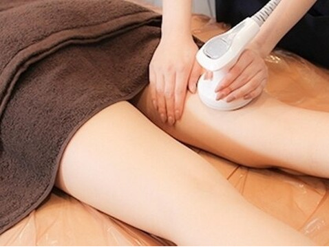 【堀江】≪実働8時間≫≪月8日休み≫≪土日休みOK≫アイラッシュ・ネイル併設の実力派サロン！スタッフさん全員でお店作りをしていくので、風通しの良いサロンでノビノビ働けます「La Tour by Babel（ラトゥールバイバベル）」エステティシャンの求人★☆★