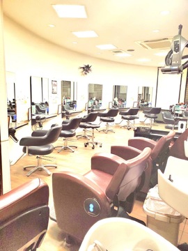 【緑橋】≪月5～8日休みの選択制≫≪社会保険完備≫≪ほぼ19時には退勤≫≪営業時間内レッスンも可能≫アシスタント業務のみをやりたいママさん美容師も大歓迎！経験豊富な40～50代のスタッフが活躍中！出来る技術を活かして働きませんか？「Salone AZ（サローネアズ）」からアシスタント（美容師）の求人☆★