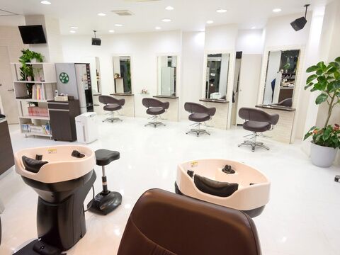 【鎌ヶ谷駅】≪社会保険完備≫≪土日休みOK≫≪16時までの勤務OK≫勤務日数・勤務時間は自分で決めて働くことができます！たくさん働いてバリバリ稼ぎたい方にもオススメ！THE IDEAL（ザアイディール）からスタイリスト（美容師）の求人☆★