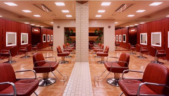 【樟葉】≪月8日休み≫≪社会保険完備≫≪リフレッシュ休暇あり≫≪産休制度あり≫着付けやメイクも学べる！美容師をずっと続けられる環境があります！幅広い年齢層の方に支持される人気サロン！Jour doux（ジュールドゥ）からアシスタント（美容師）の求人☆★☆