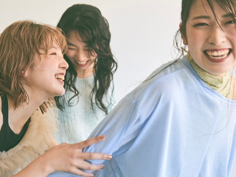 【武庫之荘】《入客チャンスあり！》指名50%〜・フリー40%還元で月収30万以上も可能！マンツーマンでの入客でしっかりお客様と関われる！スタッフ同士の仲もよく楽しく働けるサロン「clap by tetote（クラップバイテトテ）」からスタイリスト（美容）の求人☆★☆