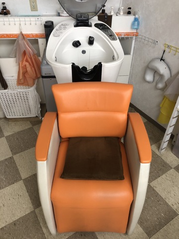 【亀井駅】≪営業時間17時迄・16時迄の勤務OK・ダブルワークの相談可能・理容師OK≫子育て中のママさんやブランクのある方も大歓迎です！！小さなお子様からお年寄りまで幅広い年代の方との出会いがある地域密着型のファミリーサロン「美容室あっぷる ゆめマート清水店（ビヨウシツアップルユメマートシミズテン）」からスタイリスト（美容師・理容師）の求人☆★