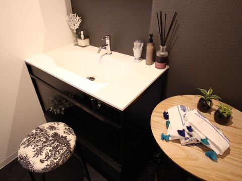 【福島】≪社会保険完備≫≪未経験OK≫≪福利厚生しっかり≫≪実働8時間≫西海岸テイストのオシャレで可愛い隠れ家的サロン…！ゆったり気持ち良いBGMと良い香りに包まれた店内は癒しの空間！穏やかな時間の流れるサロンRechel Aloha（リシェルアロハ）からアイリスト（アイデザイナー・まつ毛エクステ）の求人☆☆