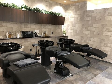 【長岡天神】≪19時台に退勤OK≫≪社会保険完備≫≪安定したお給料≫地域のお客様から愛されるアットホームサロン！ダメージを最小限に抑えた縮毛矯正やデジタルパーマが人気！充実の手当＆お給料で働きやすい環境です！「hair LIEN（ヘアーリアン）」からスタイリスト（美容師）の求人☆★☆